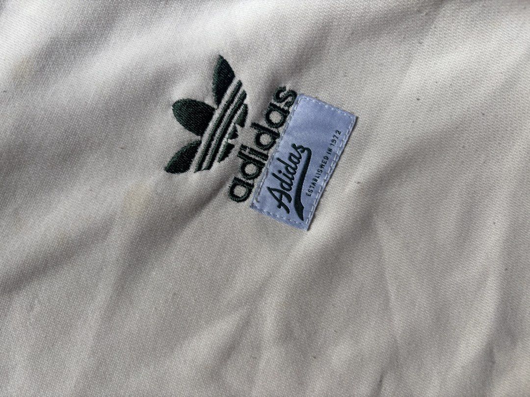 Adidas Patch Sweater (Category: Coats, Jackets and Outerwear) located in Caloocan City. Submitted by keepinhighl (Listing ID 1469232247, Image 2). Description: Adidas Patch Sweater Medium on tag 25x19.