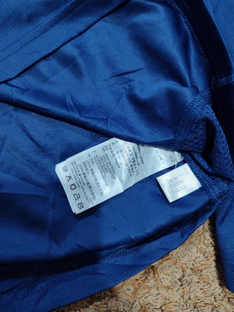 ADIDAS RUNNING AEROREADY DRIFIT (Category: Coats, Jackets and Outerwear) located in Pagadian. Submitted by miraculouspat (Listing ID 1469299526, Image 3). Description: L 24 W 19 10/10 COLOR ASNEW CONDITION AUTHENTIC NO ISSUE COLOR MAY VARY DUE TO LIGHT.