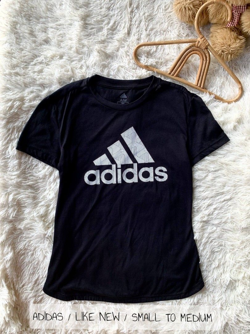 Adidas small to medium (Category: Blouses) located in General Santos City (Dadiangas). Submitted by happyhues_2021 (Listing ID 1469169179, Image 1). Description: .