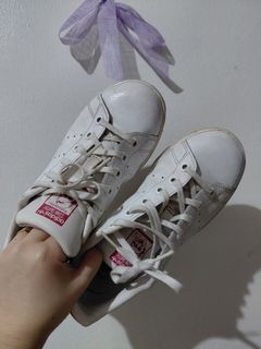 (Category: ) located in . Submitted by wornwardrobe (Listing ID 1469168471, Image 1). Description: .
