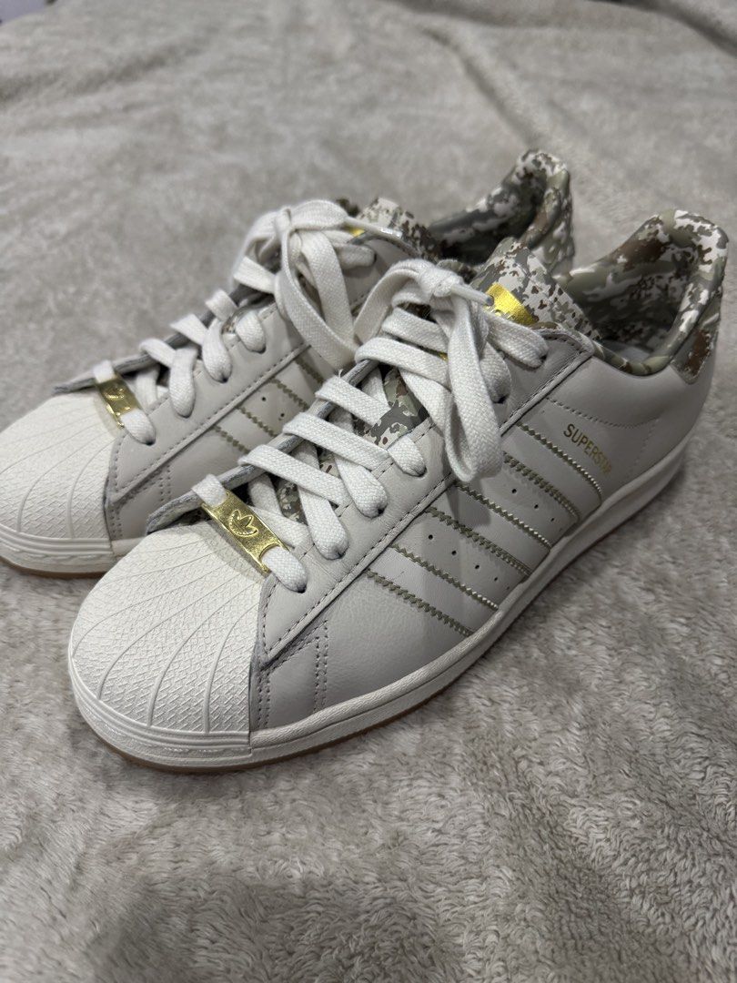 Adidas Superstar Size 9 Mens (Category: Casual Shoes) located in Manila. Submitted by prelovedbyethanj (Listing ID 1469292413, Image 3). Description: Worn 2 times bought in america size 9 us mens no box rfs: decluttering and rarely used.
