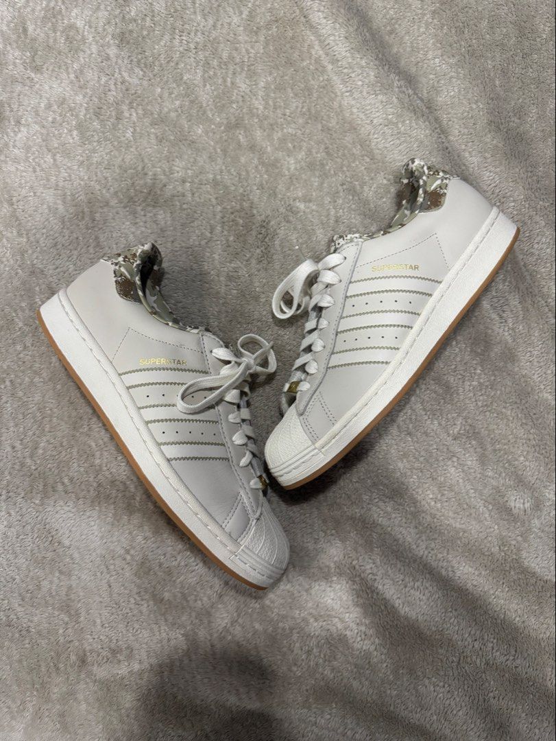 Adidas Superstar Size 9 Mens (Category: Casual Shoes) located in Manila. Submitted by prelovedbyethanj (Listing ID 1469292413, Image 1). Description: Worn 2 times bought in america size 9 us mens no box rfs: decluttering and rarely used.
