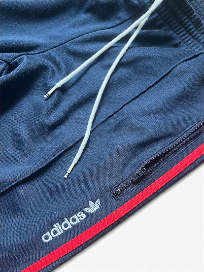 Adidas Track Pants (Category: Activewear) located in Bacolod City. Submitted by brachiosaurus420 (Listing ID 1469199095, Image 3). Description: Adidas Track Pants M on tag fits true to size Dimes: L40 x W17 x LO7 Condition: 9.5/10 Color Rating: 9.5/10 101% Legit ~₱550 +Sf outside bcd (Slightly nego for sure buyers).