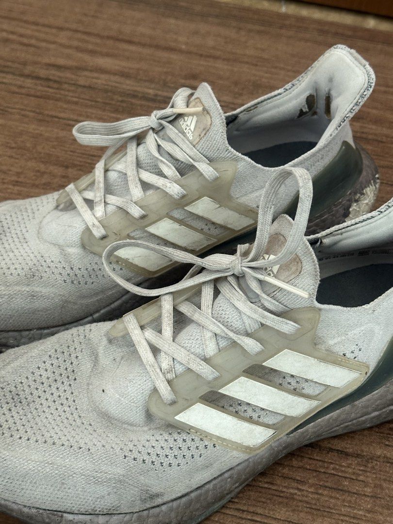 Adidas Ultraboost (Category: Casual Shoes) located in Mandaluyong City. Submitted by fourleafcloverrrr (Listing ID 1469204048, Image 2). Description: Size 10 Pair only no box used issue: seps and chip as seen on the pictures still good for running .