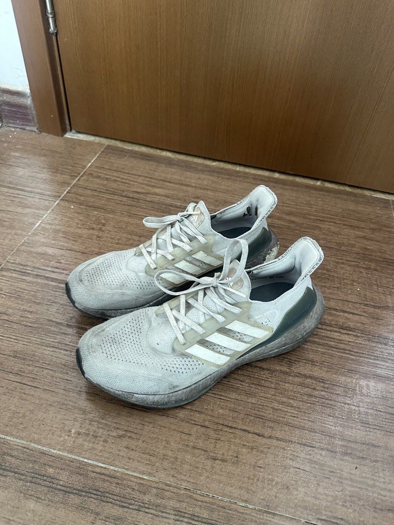 Adidas Ultraboost (Category: Casual Shoes) located in Mandaluyong City. Submitted by fourleafcloverrrr (Listing ID 1469204048, Image 1). Description: Size 10 Pair only no box used issue: seps and chip as seen on the pictures still good for running .