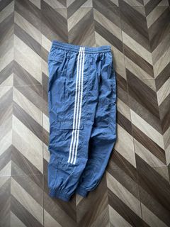 (Category: ) located in . Submitted by thrift.wrld (Listing ID 1469261896, Image 1). Description: .