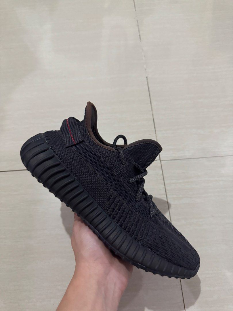 Adidas Yeezy Boost 350 V2 Black (Category: Sneakers) located in Manila. Submitted by maniegoger88219 (Listing ID 1469212458, Image 2). Description: 350 Black -size 9 -brandnew (no box).