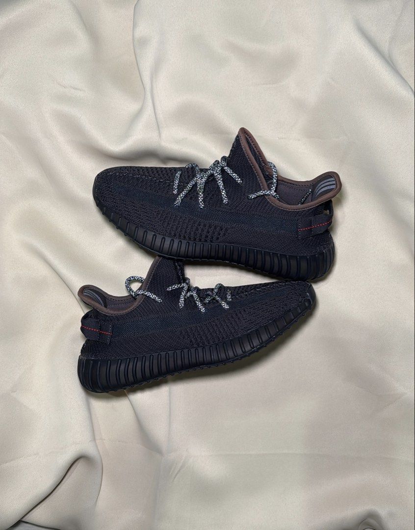 Adidas Yeezy Boost 350 V2 Black (Category: Sneakers) located in Manila. Submitted by maniegoger88219 (Listing ID 1469212458, Image 1). Description: 350 Black -size 9 -brandnew (no box).