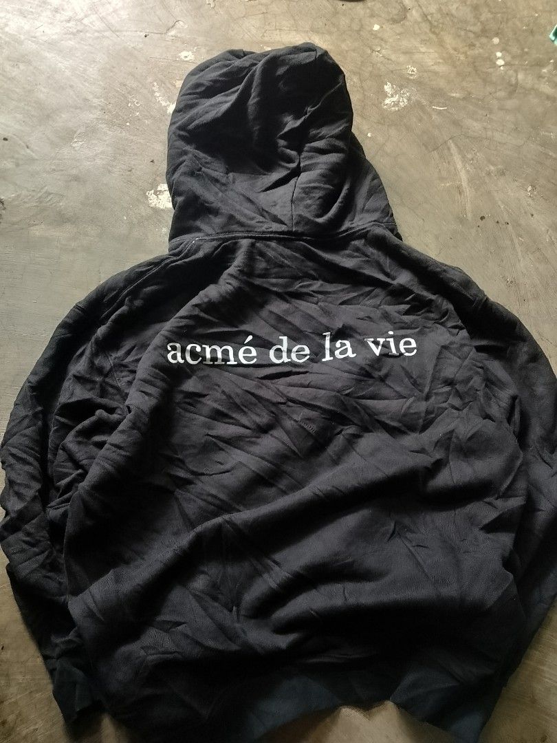 ADLV JACKET SIZE 1 (Category: Coats, Jackets and Outerwear) located in Cavite. Submitted by aly27alipo46984 (Listing ID 1469209857, Image 2). Description: AUTHENTIC ADLV SIZE 1 GIRL WITH CAT HAIR GOOD AS NEW.