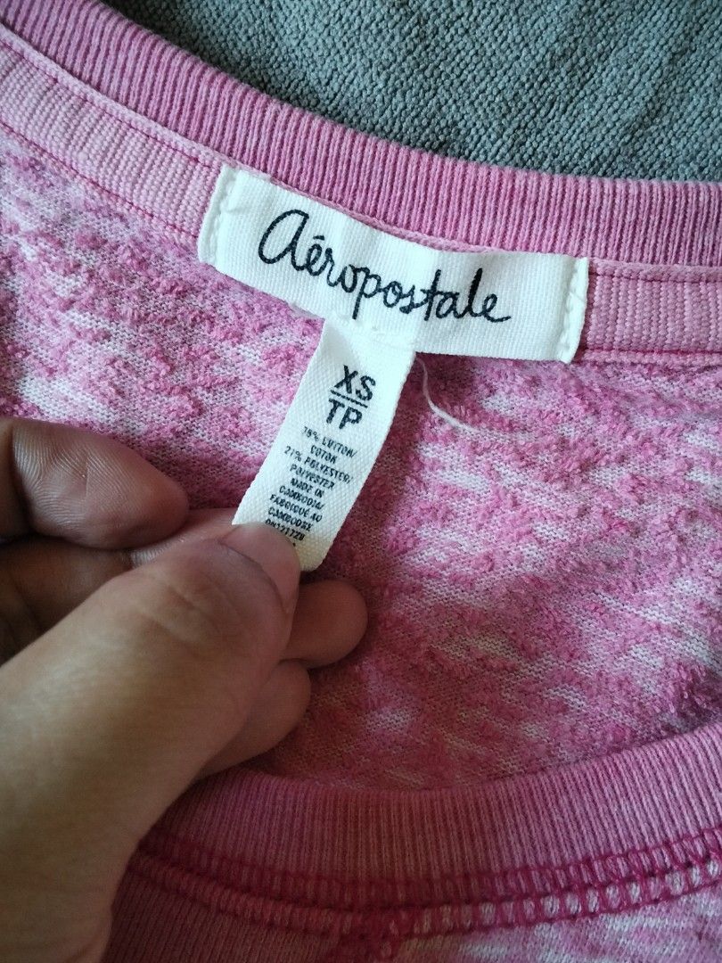 Aero pullover top #aeropostale (Category: Longsleeves) located in Baras. Submitted by lalahdresan (Listing ID 1469165769, Image 2). Description: Selection Vgc No issue Long top Buy as is Limit expectations No return no exchange Mod Jnt SF starts at 54 Thanks for visiting.