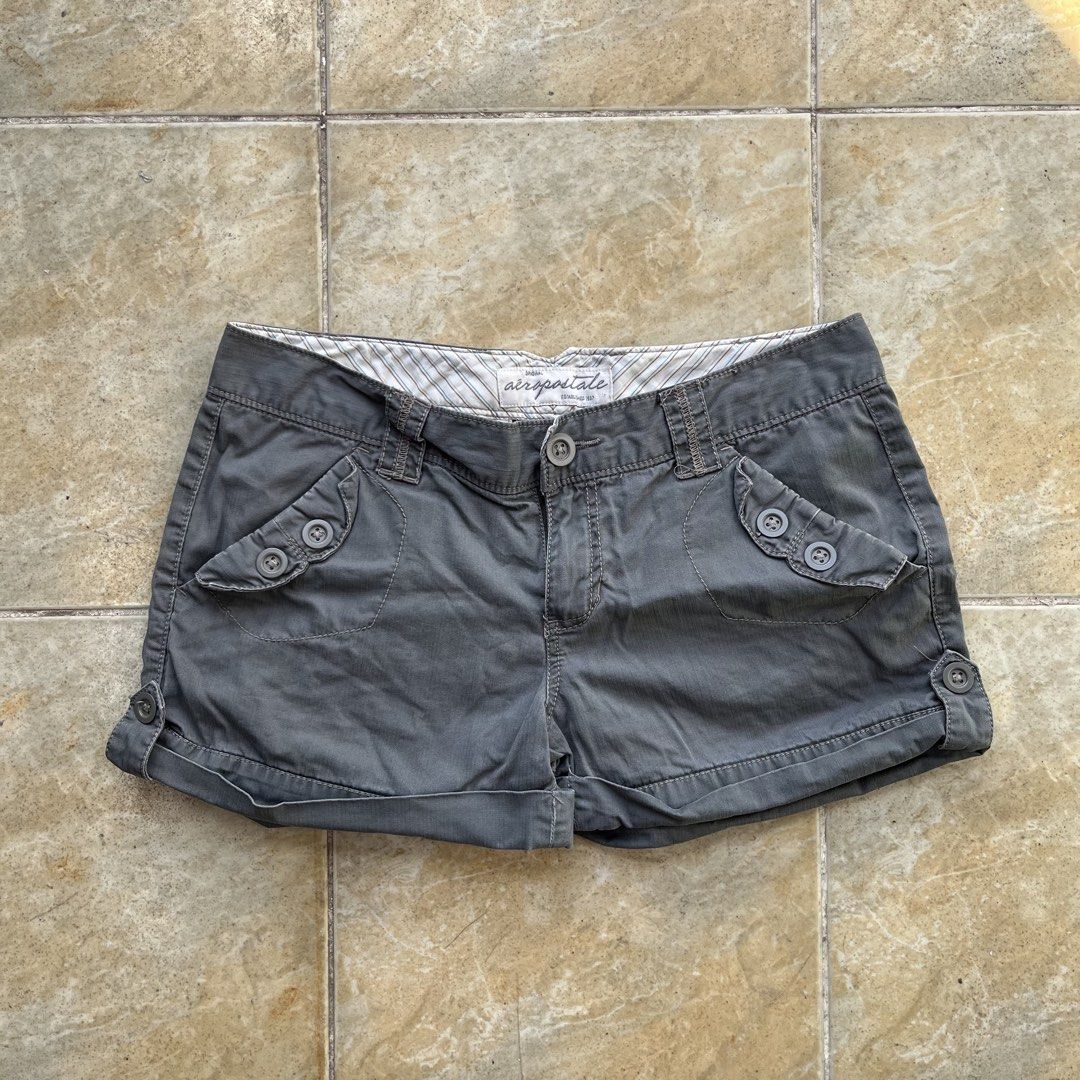 Aeropostale Short (Category: Shorts) located in Quezon City. Submitted by chikinita (Listing ID 1469308455, Image 1). Description: 32x11.