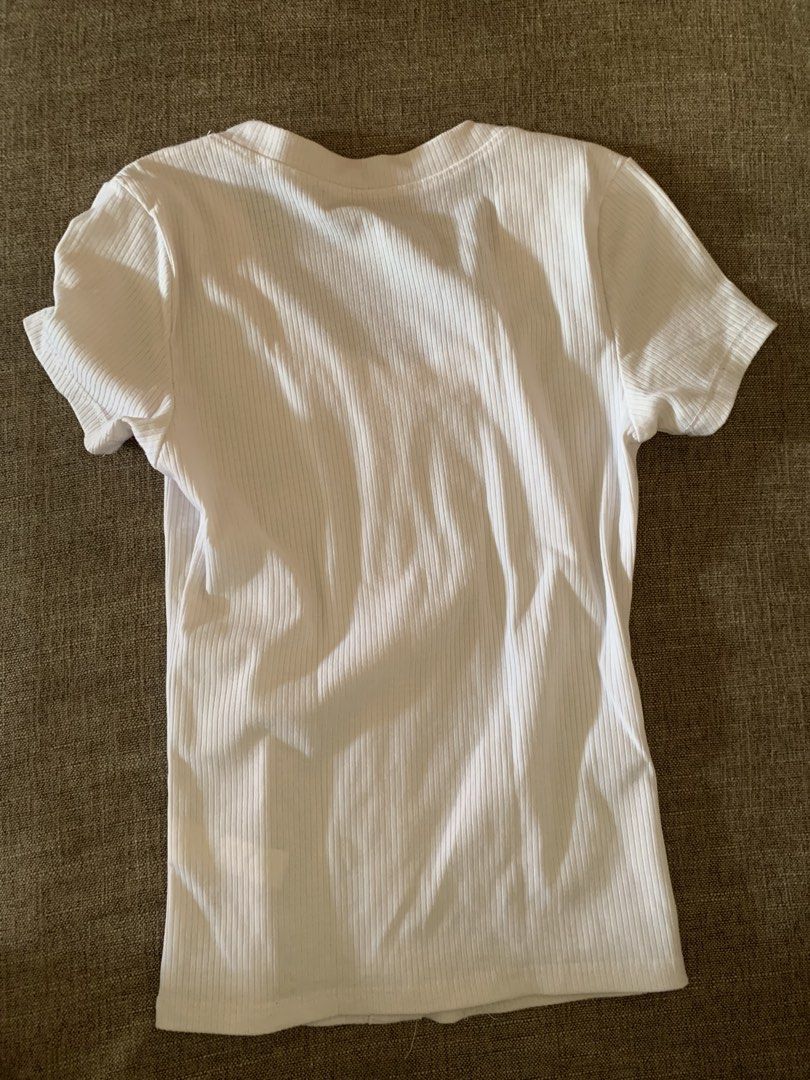 Aeropostale Top (Category: Shirts) located in Camalig. Submitted by abyssia (Listing ID 1469185182, Image 3). Description: .
