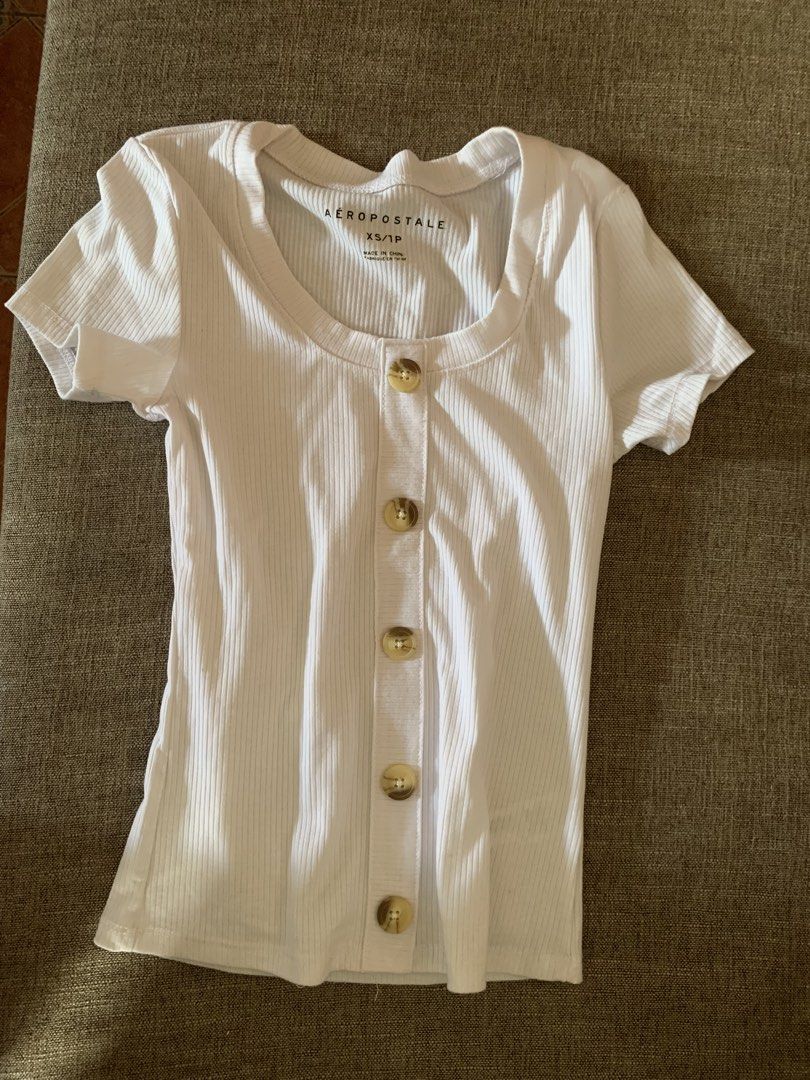 Aeropostale Top (Category: Shirts) located in Camalig. Submitted by abyssia (Listing ID 1469185182, Image 1). Description: .