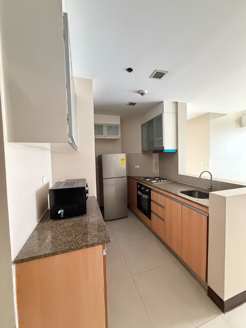 AFFORDABLE & SPACIOUS 2BR IN THREE CENTRAL MAKATI (Category: Apartments & Condos) located in Taguig. Submitted by dacanayglad29 (Listing ID 1469219075, Image 3). Description: ✅ Live in the heart of Makati in this high-floor 2-bedroom residence at Three Central, offering space, convenience, and strong investment value in a prime CBD address. • Location: Three Central, Valero Street, Makati City Enjoy seamless access to Makati's major business dist