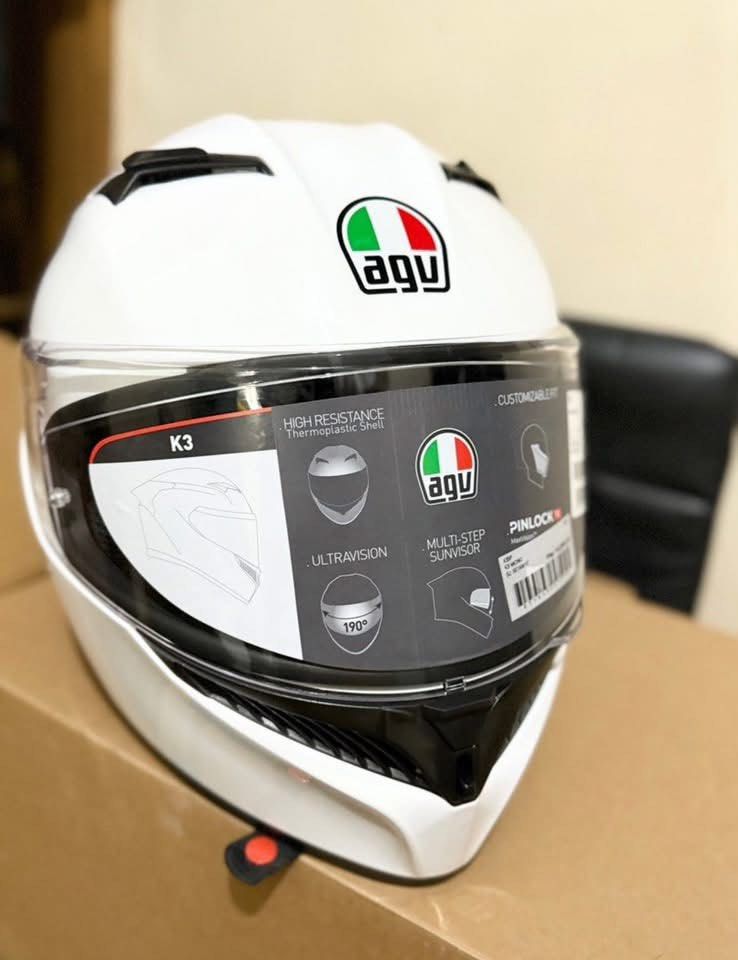 AGV K3 Large (Category: Helmets and other Riding Gears) located in Taguig. Submitted by its.angelic.xoxo (Listing ID 1469246948, Image 2). Description: For swap or for sale ₱13K, brandnew srp ₱14,990 nabili sa mall, wrong size, need ko sana medium size. Looking for style and model, white or black color. Taguig location..