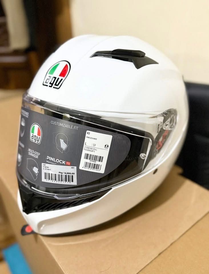 AGV K3 Large (Category: Helmets and other Riding Gears) located in Taguig. Submitted by its.angelic.xoxo (Listing ID 1469246948, Image 3). Description: For swap or for sale ₱13K, brandnew srp ₱14,990 nabili sa mall, wrong size, need ko sana medium size. Looking for style and model, white or black color. Taguig location..