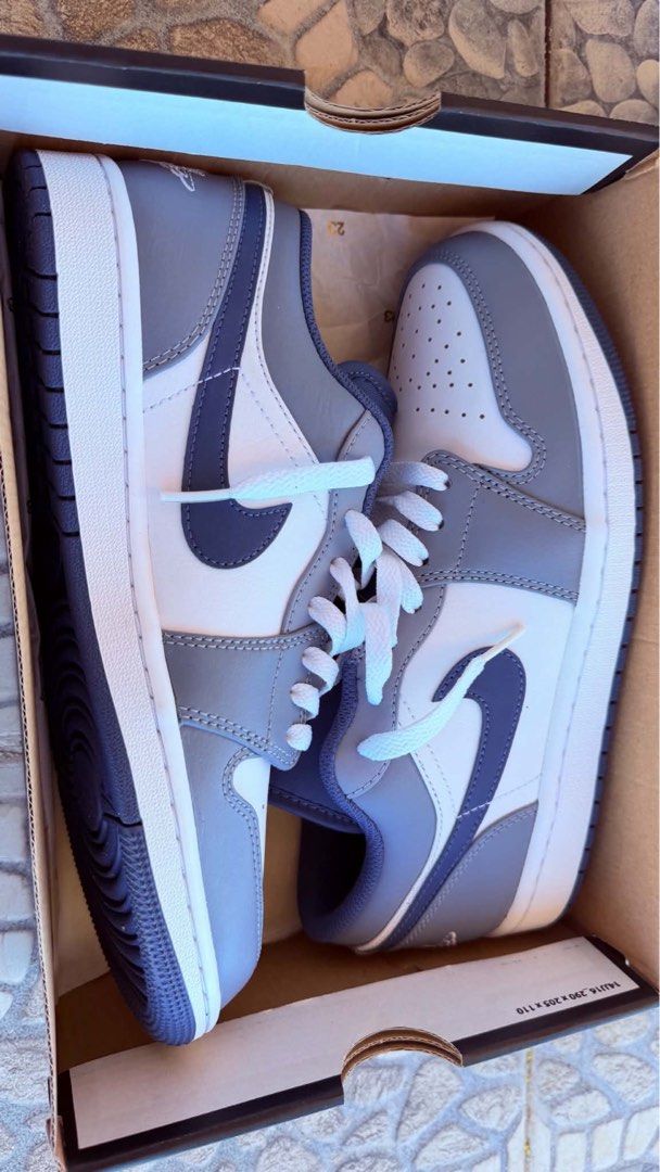 Air jordan 1 low (Category: Dress Shoes) located in Baguio. Submitted by rheaanne07 (Listing ID 1469383212, Image 2). Description: Brandnew Sinukat lang Maliit sa pagbibigyan Orig.