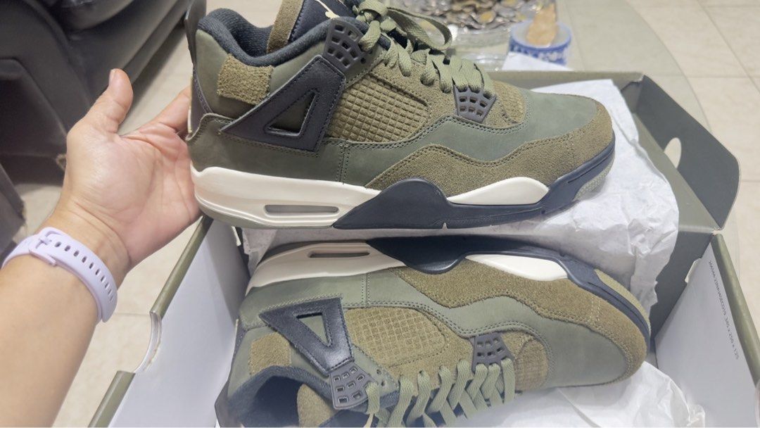 Air Jordan 4 Retro SE Craft Medium Olive (Category: Sneakers) located in Manila. Submitted by angelyrrehc (Listing ID 1469163979, Image 2). Description: - Model: Air Jordan 4 Retro SE Craft - Colorway: Medium Olive / Pale Vanilla - Size: US 10.5 - Condition: Brand new, never worn, pristine pair straight out of the box - Details: Premium suede and leather upper, clean soles, zero creases, crisp interior tags - Inclusion: Complete with original box
