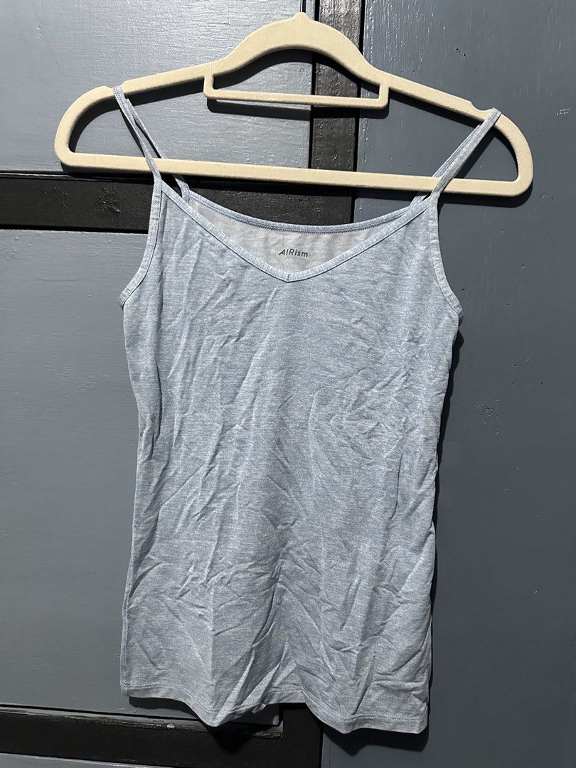 Airism top (Category: Sleeveless) located in Angeles City. Submitted by chemrnn (Listing ID 1469307517, Image 1). Description: .