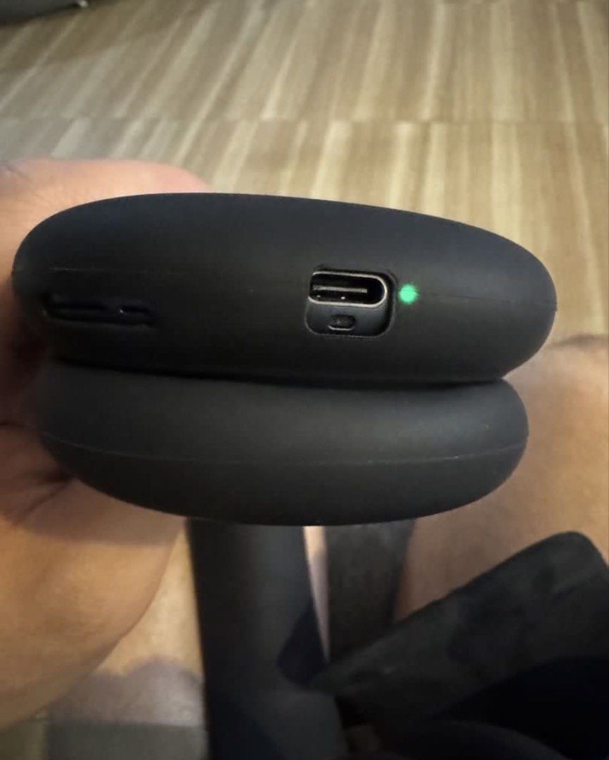 Airpods max 2 usb c (Category: Headphones & Headsets) located in Cavite. Submitted by daddy_ag (Listing ID 1469282326, Image 2). Description: Unit and case only Waranty expired Imus or makati meet up.