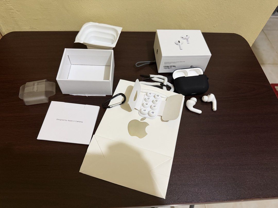 Airpods pro 3 (Category: Earphones) located in Taguig. Submitted by nakiash (Listing ID 1469298928, Image 3). Description: FOR SALE: AirPods Pro 3 (IMITATION ONLY) Looking for an affordable alternative to the original? This might be for you! ✌️ ✅ Imitation unit only — NOT ORIGINAL ✅ All features are working ✅ Strong sound output — based on my personal experience, even louder than my original AirPods Pro 2 ✅ Good ANC (Active Noise Cancellation) ✅ 
