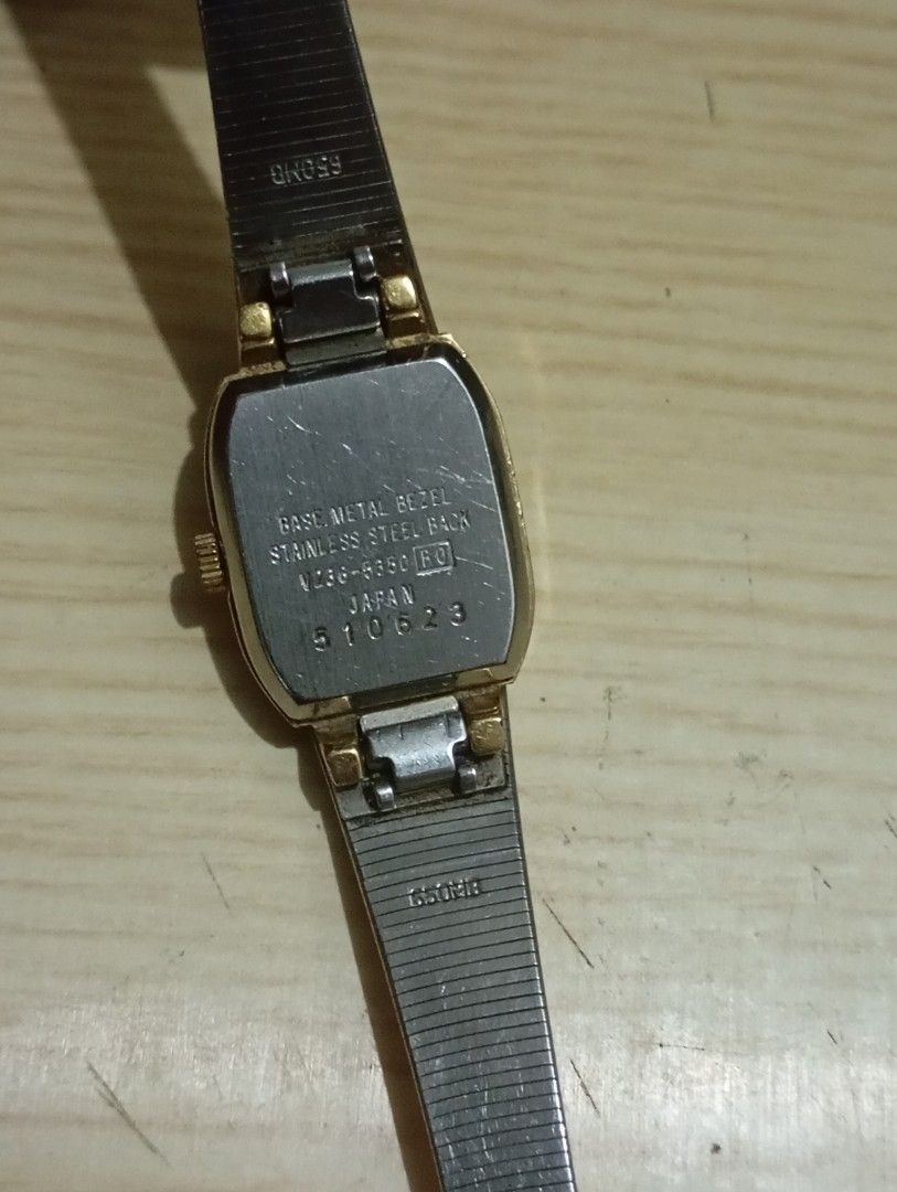 Alba vintage dainty (Category: Women's Watches) located in Las Pinas. Submitted by quick_deals_great_finds2 (Listing ID 1469314122, Image 3). Description: Original vintage quartz Good working condition with Small size fits wrist 6.5 inches.