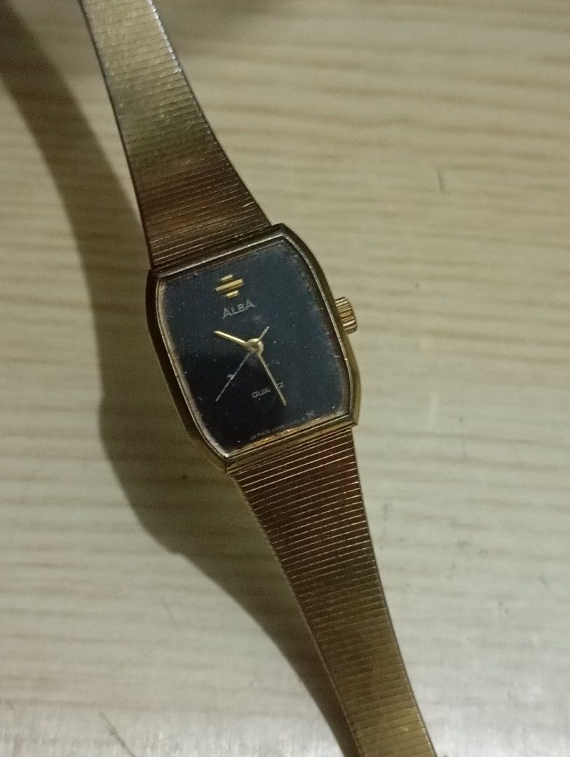 Alba vintage dainty (Category: Women's Watches) located in Las Pinas. Submitted by quick_deals_great_finds2 (Listing ID 1469314122, Image 1). Description: Original vintage quartz Good working condition with Small size fits wrist 6.5 inches.