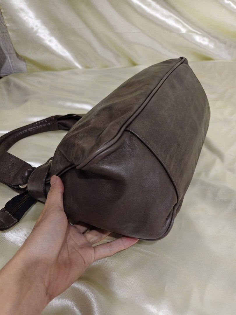 ALCHIMIA SHOULDER BAG 13/10" (Category: Shoulder Bags) located in Gamu. Submitted by 2022bagsbunny (Listing ID 1469193205, Image 3). Description: .