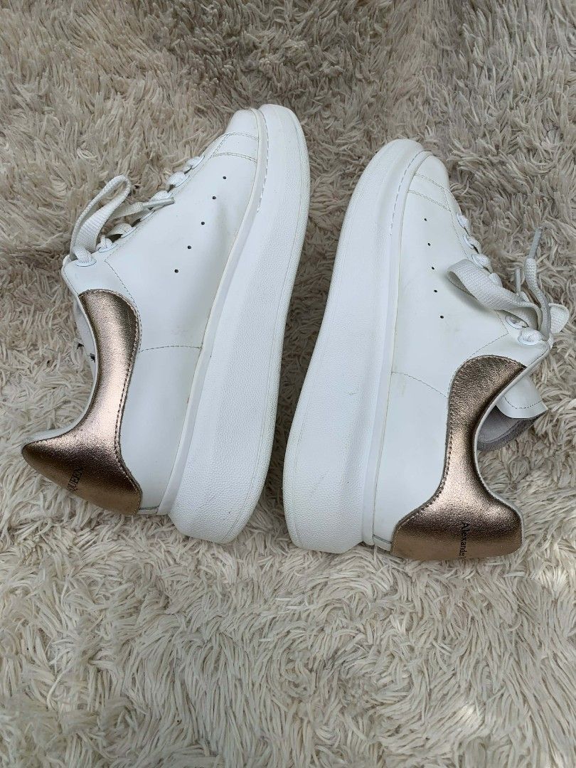 Alexander McQueen Oversized Sneakers (Category: Sneakers) located in Lianga. Submitted by legitseller12345678 (Listing ID 1469212726, Image 3). Description: Alexander McQueen Oversized Sneakers Excellent to new Size 42 Ang ganda nito sa personal Need kaunting linis lang solid yan Mine 1800 plus sf.