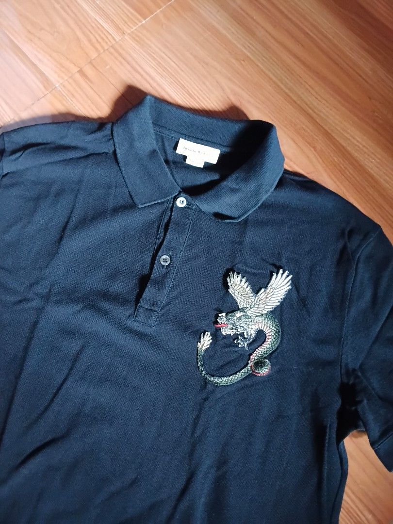 Alexander Mcqueen Polo Shirt Dragon patch (Category: Tshirts & Polo Shirts ) located in Bulacan. Submitted by darrensthrift (Listing ID 1469225385, Image 2). Description: NEGOTIABLE❗️❗️ Size L on tag L27 W20 NO ISSUE ❗️ 📍SJDM, BULACAN.