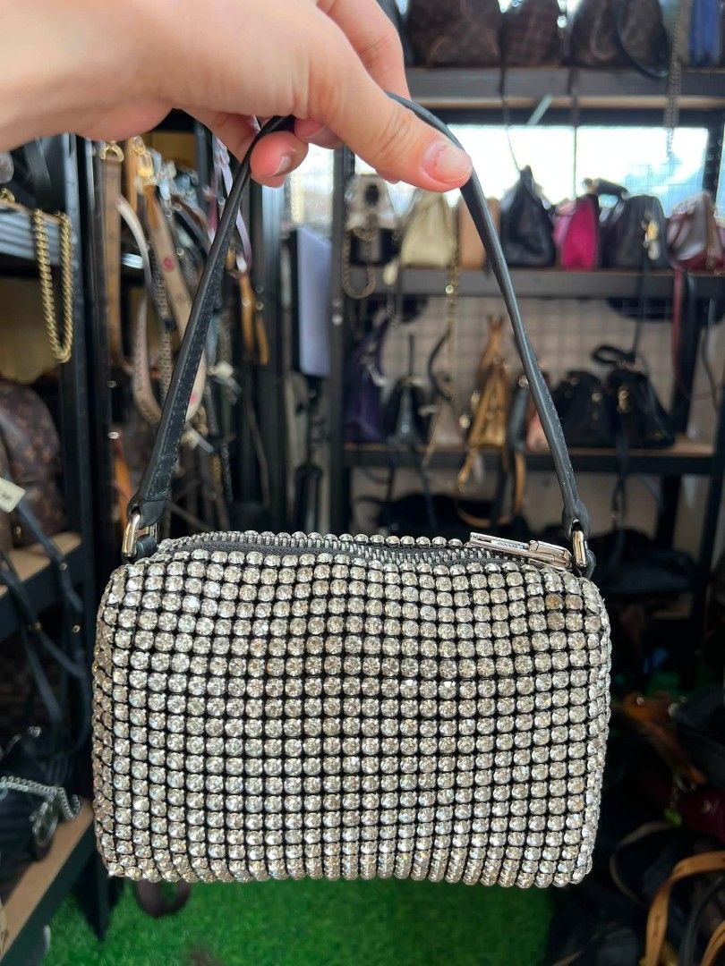 Alexander Wang Heiress pouch in crystal mesh (Category: Shoulder Bags) located in Sorsogon. Submitted by ukay_finds9.9 (Listing ID 1469337673, Image 1). Description: accepting counter offer.