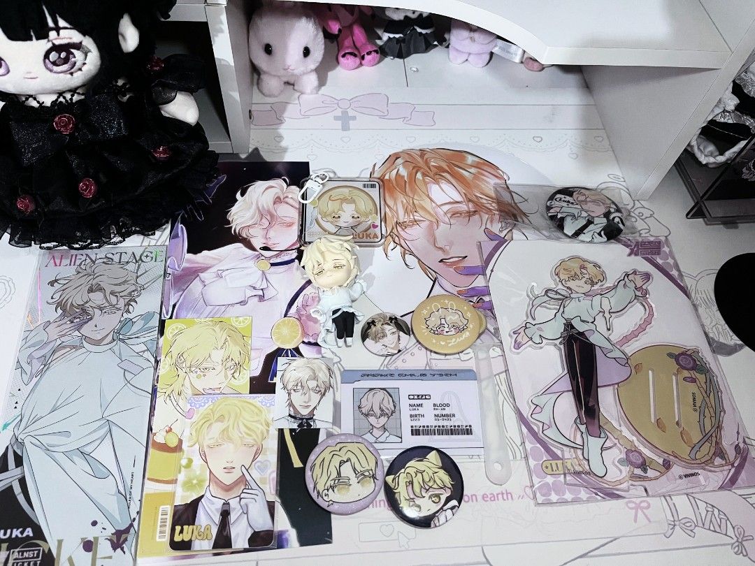 Alien Stage FMG & Official Luka bundle (Category: CDs & DVDs) located in Cebu City. Submitted by vivibits (Listing ID 1434998704, Image 1). Description: (Freebies Last Slide) First come, first served basis. Full Details on FB Veil Noir Reservations allowed: Requires a 50% (NRDP). Break Set (Must atleast get 3) 500 Standee 50 Badges Set 200 ID 700 Nendoroid 50 FMG & Ticket Set Hold Period: Maximum of 1 week only. (Unless trusted Moot - 3 weeks) No
