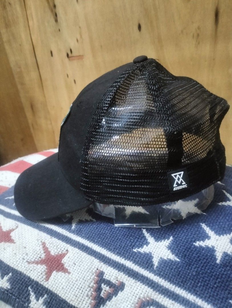 Alien tracker cap (Category: Cap & Hats) located in Kuala Perlis. Submitted by hafizzzzzzs (Listing ID 1469372038, Image 2). Description: alien tracker cap arsenic adjaster snapback size dewasa M/L good condition original item.
