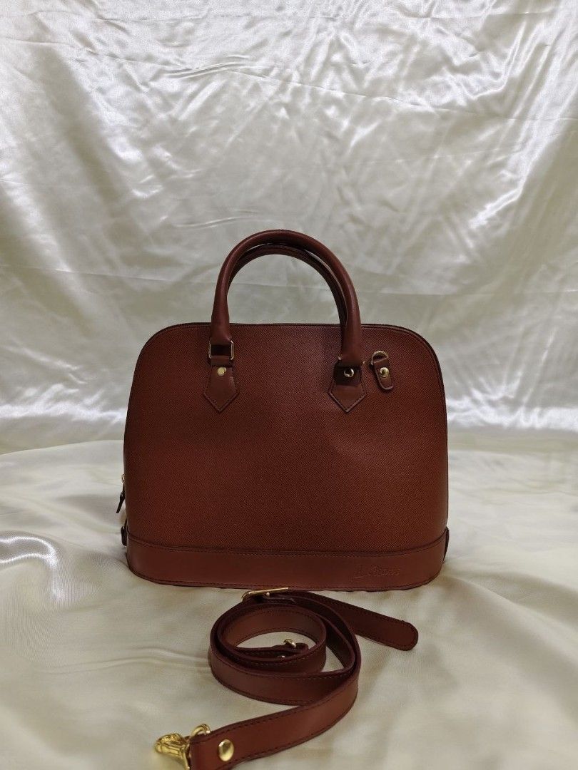 ALMA BAG 10/11 " (Category: Cross-body Bags) located in Gamu. Submitted by 2022bagsbunny (Listing ID 1469194790, Image 1). Description: .