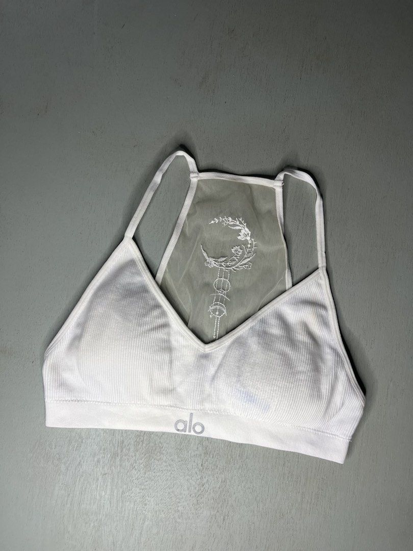 Alo Yoga Lavish Bra (Category: Tshirts & Polo Shirts ) located in Catbalogan. Submitted by wayndsyclee. (Listing ID 1469321139, Image 2). Description: Alo Yoga Lavish Bra Excellent Need wash Color rate 9/10 Size xs to small Dimes:W11/L12.