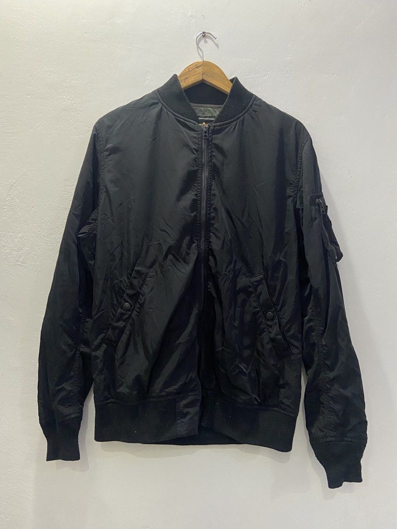 Alpha industries MA-1 camo inner (Category: Coats, Jackets and Outerwear) located in Tukuran. Submitted by retrothrifter88 (Listing ID 1469197798, Image 1). Description: 22x27 medium to large.