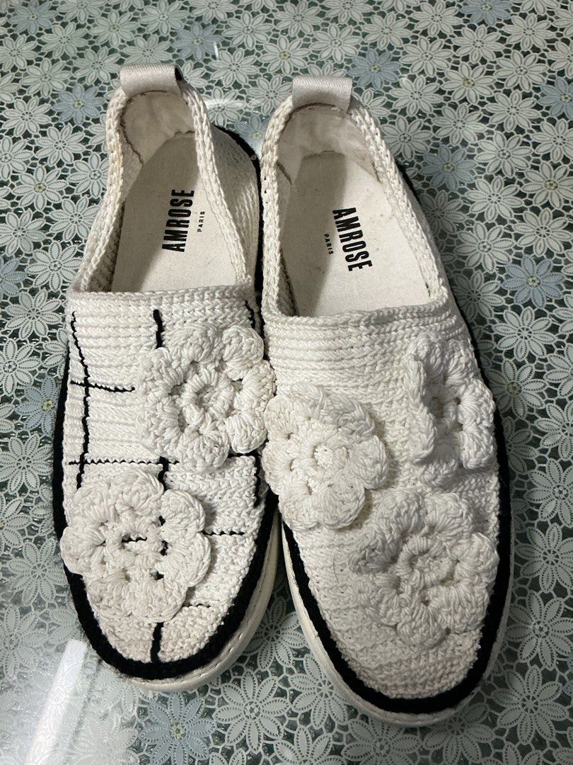 Ambrose Paris knitted slip on s8 (Category: Sneakers) located in Angeles City. Submitted by goodbuysathome (Listing ID 1469311532, Image 1). Description: Used once Knitted slip on embellish flowers in white Size 8 women true to size 24.5 cm Bago pa bwal barat Po add Sf 74 Gcash payment Last price n Send details and make offer nlng .