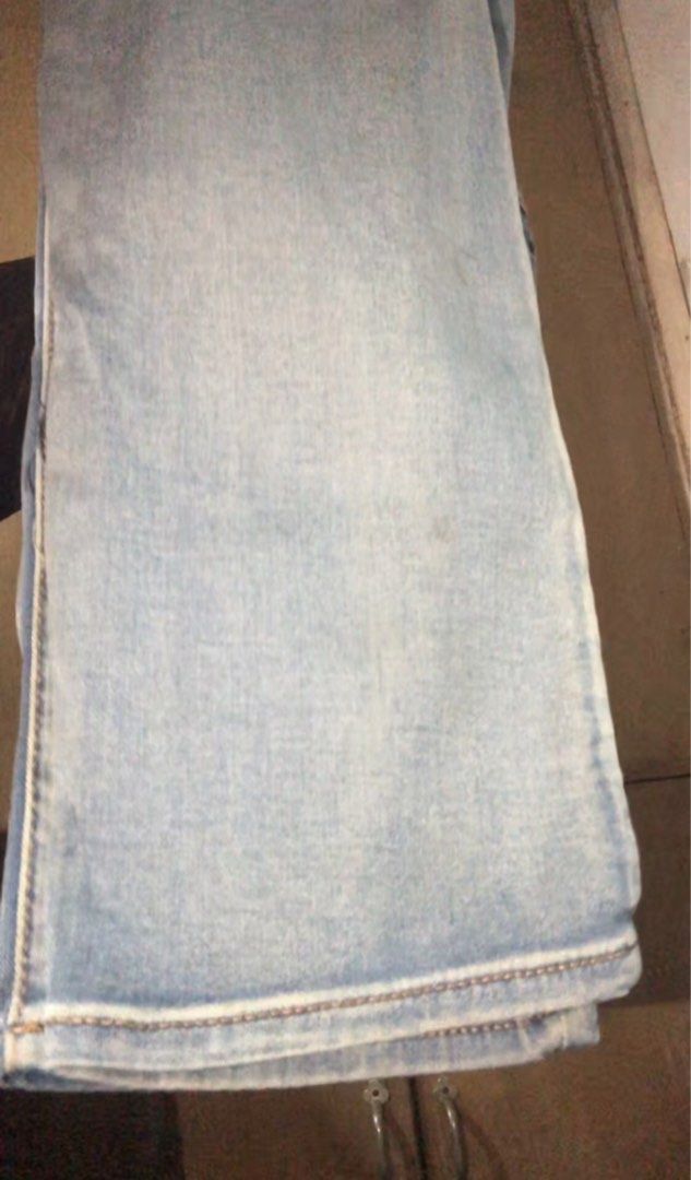AMERICAN EAGLE (Category: Jeans) located in Manila. Submitted by sawako_finds (Listing ID 1469270578, Image 2). Description: .