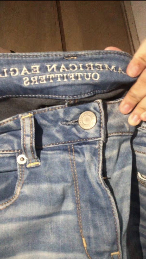 AMERICAN EAGLE (Category: Jeans) located in Manila. Submitted by sawako_finds (Listing ID 1469270578, Image 3). Description: .