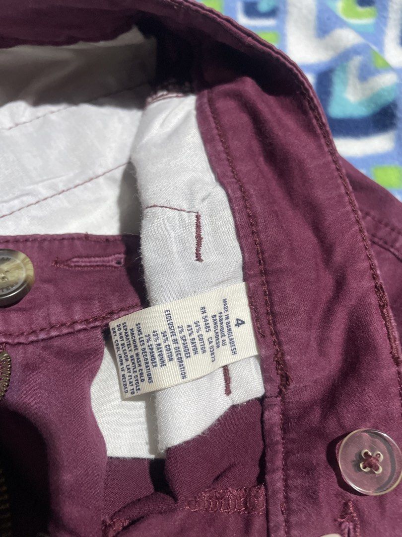 American Eagle Shorts (Category: Shorts) located in Manila. Submitted by sapsari (Listing ID 1469324856, Image 3). Description: - Brand: American Eagle Outfitters - Size: 4 (Regular Fit) low waist - Color: Rich Burgundy - Material: Cotton, Rayon, and Spandex.