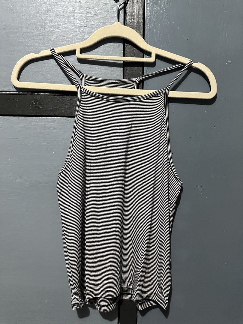 American eagle top (Category: Sleeveless) located in Angeles City. Submitted by chemrnn (Listing ID 1469309511, Image 1). Description: .