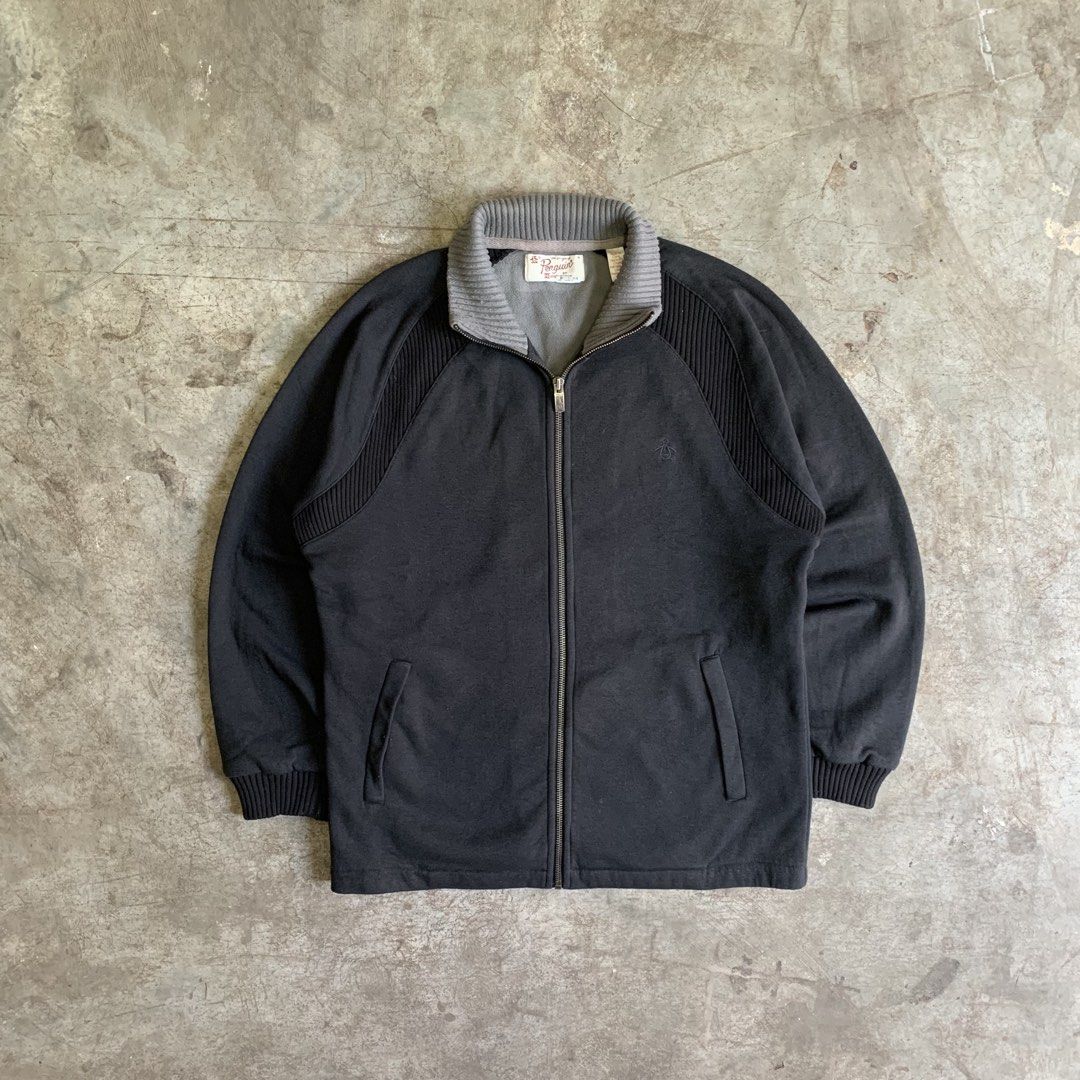 An Original Penguin by Munsingwear Full Zip Jacket (Category: Coats, Jackets and Outerwear) located in Manila. Submitted by emplysthrift. (Listing ID 1469303722, Image 1). Description: Width "22 Length "27 Good Condition Colorrate: 9/10 Flaws: sign of usage Unli vouch/vc for safe transactions 📲 Location: Laspinas City, Metro Manila, Brngy Talon Uno. 📍 DM IF INTERESTED📥 - Brand: Original Penguin by Munsingwear - Style: Full-zip jacket - Color: 