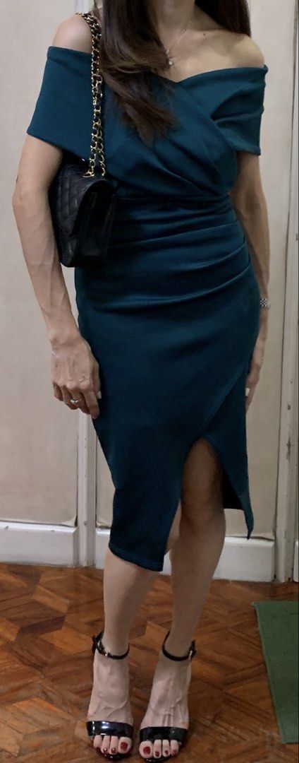 Apartment eight dress (Category: Evening dresses & gowns) located in Quezon City. Submitted by lunamond (Listing ID 1469227528, Image 2). Description: Off shoulder dress for any occasion , very nice fitting and chic.
