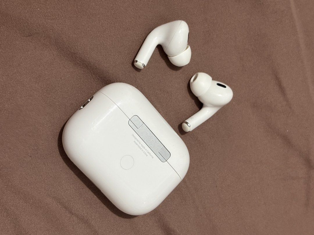 Apple AirPods Pro 2 Authentic (Category: Earphones) located in Calamba. Submitted by chleomikaela (Listing ID 1469251081, Image 3). Description: - Authentic Apple AirPods Pro with MagSafe Charging Case (USB-C port) - Includes both left and right earbuds - 100% fully functional with excellent battery life .