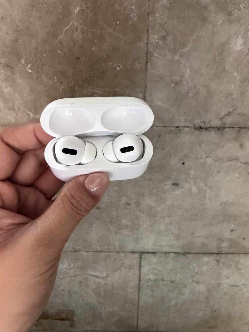 Apple AirPods Pro Wireless Earbuds with Charging Case (Category: Earphones) located in Manila. Submitted by nurseonduty (Listing ID 1469166853, Image 1). Description: - Authentic Apple AirPods Pro with wireless charging case - In-ear design with comfortable silicone tips included - 100% working audio performance and noise cancellation - Fast and seamless pairing with Apple devices - Condition: Used with normal hairline scratches on the exterior c