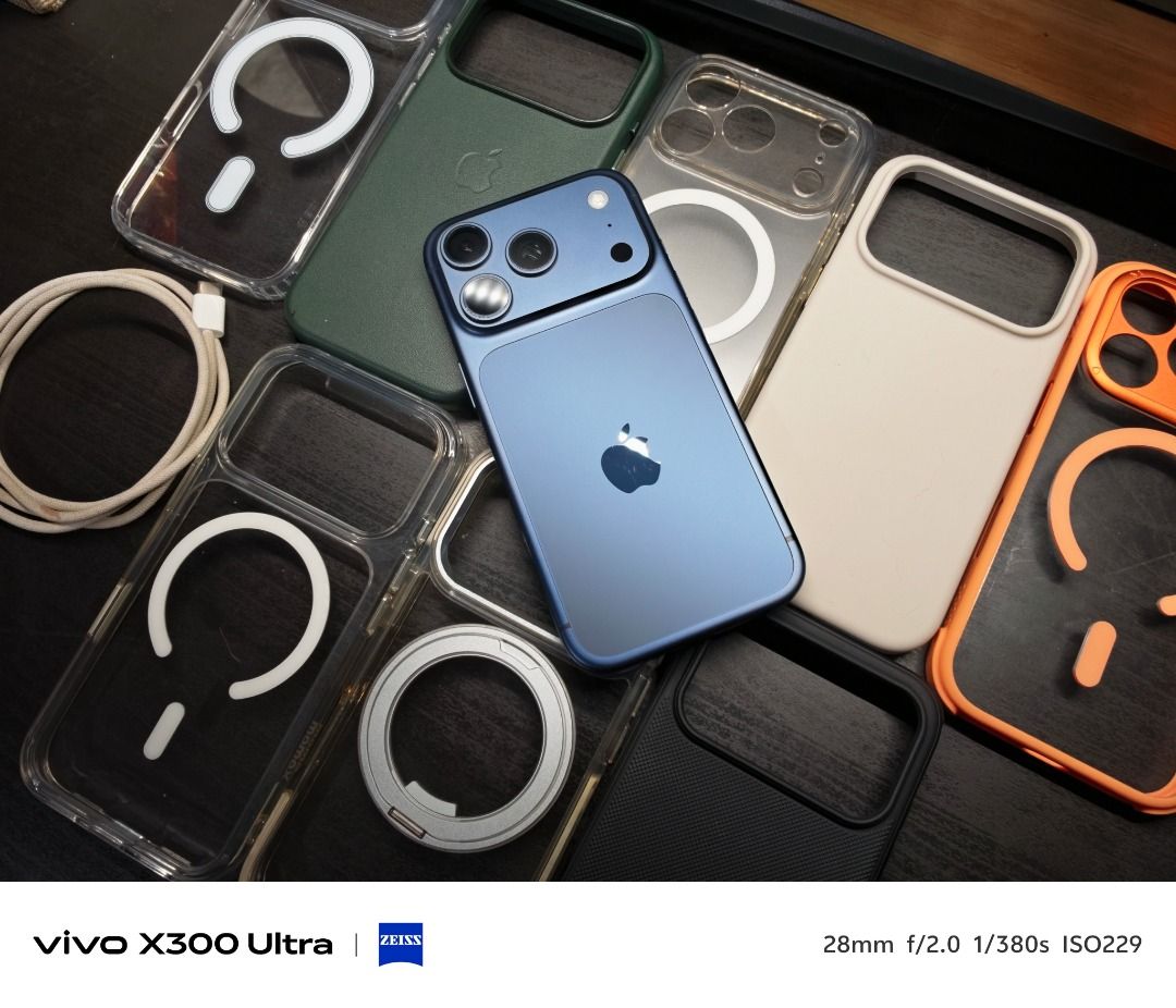 Apple Iphone 17 Pro 256gb 100BH (Category: iPhone 17 Series) located in Manila. Submitted by kurochan1 (Listing ID 1469317252, Image 1). Description: Please magbasa muna bago mag PM For sale or swap iPhone 17 pro Deep blue 256gb NTC 98% smooth, no dents, no issues, meron lang maliit na paint chips dahil kakapalit ng case which is normal sa 17 pro series, please refer sa last image 100 BH 145 CC as of posting warranty until March 11, 2027 comes wi