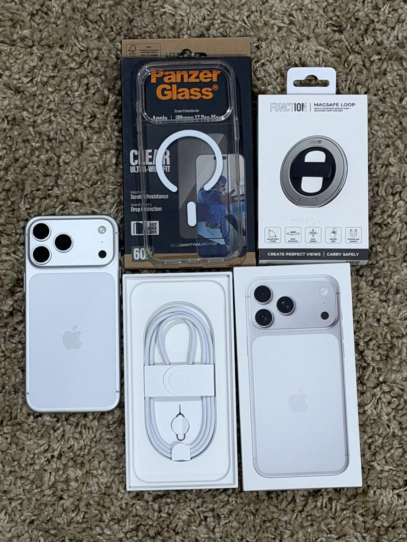 Apple iPhone 17 Pro Max 256GB Silver (Category: iPhone 17 Series) located in Pasay City. Submitted by declutter1130 (Listing ID 1469343832, Image 1). Description: iPhone 17 Pro Max 256GB – Silver • 90% Battery Health | 466 Cycle Count • Openline – Any SIM • 100% Smooth & Kinis • No hidden issues, all functions working • Protected with tempered glass, lens protector & case since Day 1 • Bought during Power Mac Center Midnight Launch 2025 💯 Money-