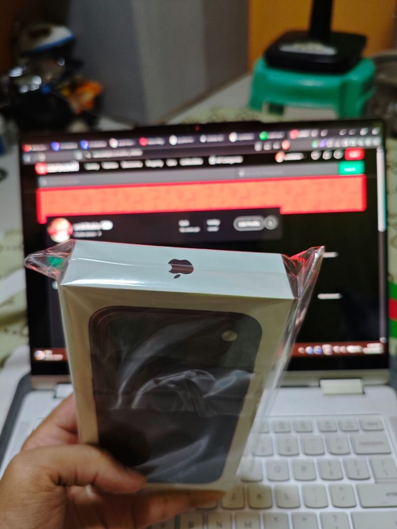 Apple iPhone 18 Pro (Category: iPhone 18 Series) located in Quezon City. Submitted by unkillable777 (Listing ID 1469306945, Image 2). Description: - 100% Brand new and factory sealed (never opened) 📦 Brand New / Factory Sealed / Open Line/ NTC 🎨 Color: Burgundy 📱 Apple iPhone 18 — 256GB - Sourced directly from Apple retail - Includes original charging cable - Intact plastic wrapping - Ready for activation upon opening ✅ Warranty: Subject to Ap