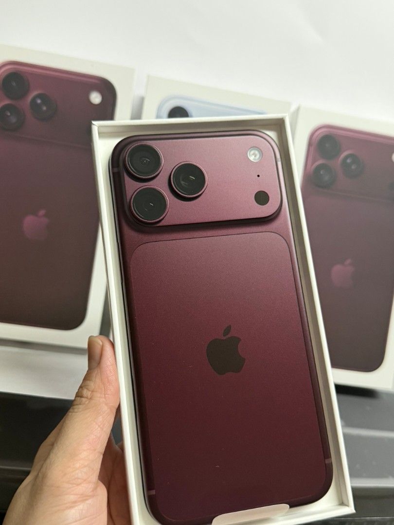 Apple iPhone 18 Pro Max 256GB (Category: iPhone 18 Series) located in Manila. Submitted by jerikko23 (Listing ID 1469238226, Image 3). Description: Selling: Brand New iPhone 18 Pro Max 256GB — complete package with exclusive freebies! ✨ Available Units 🍷 Burgundy — 2 units 🧊 Glacier — 1 unit 💾 Storage: 256GB each 📦 Brand new, complete package 🎁 FREEBIES INCLUDED 🔌 Mophie Essentials 35W GaN USB-C PD Charger ⚡ Innostyle MiniCube 35W GaN Charg