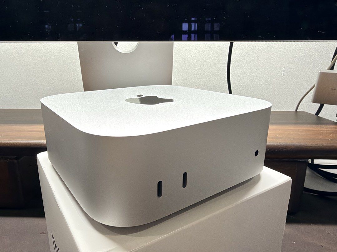 Apple Mac mini M6 (2026) (Category: Desktops) located in Pasig City. Submitted by metrojuan (Listing ID 1469246267, Image 2). Description: Price: ₱61,900 Selling my Apple Mac mini M6 (2026), purchased brand new from the official Apple Store in Calgary, Canada, on September 26, 2026. Only used once for initial testing and never used again. Practically brand new! Specifications: • Apple M6 Chip • 12 Core CPU • 12 Core GPU • 16GB Unified Memory • 25